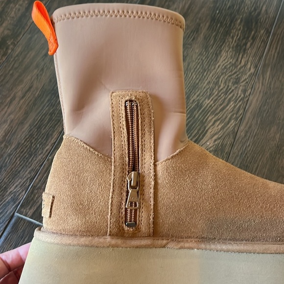 NWT! UGG Classic Dipper Stretch Boots! - Picture 10 of 13